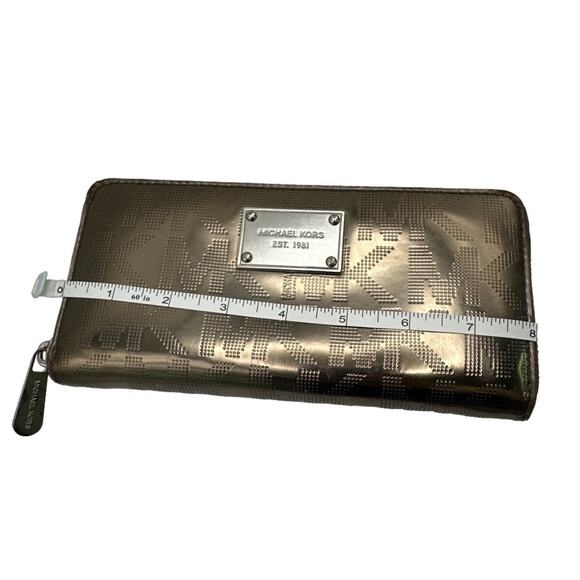 MICHAEL KORS Metallic Silver Signature Wallet - Picture 8 of 10